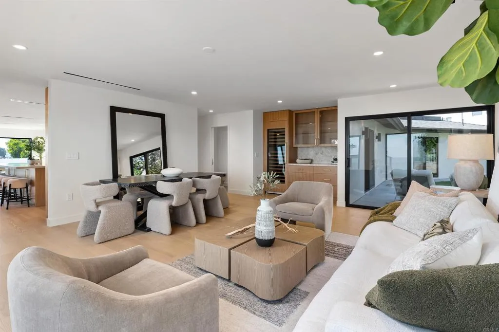 https://cdn.realtyfeed.com/cdn/127/306771997/8a8e3e56170402accce813a65ea32db4.webp