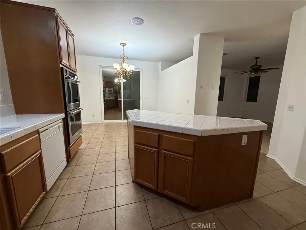 29511 Dana Court, Canyon Country, CA 91387 - Photo 3 of 28, Canyon Country, CA