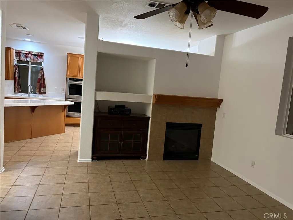 29511 Dana Court, Canyon Country, CA 91387 - Photo 4 of 28, Canyon Country, CA
