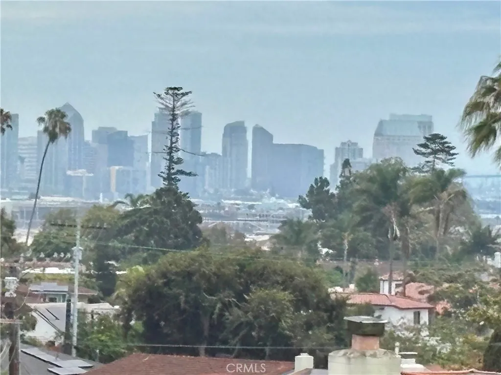 https://cdn.realtyfeed.com/cdn/127/306772096/22cff667fe1e56814fe89dc1f0d30eee.webp