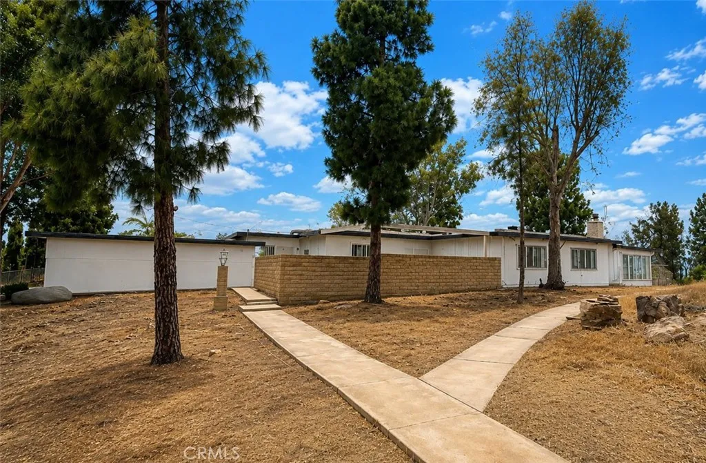 17301 Palm, Riverside, CA 92503 - Main photo, Riverside, CA