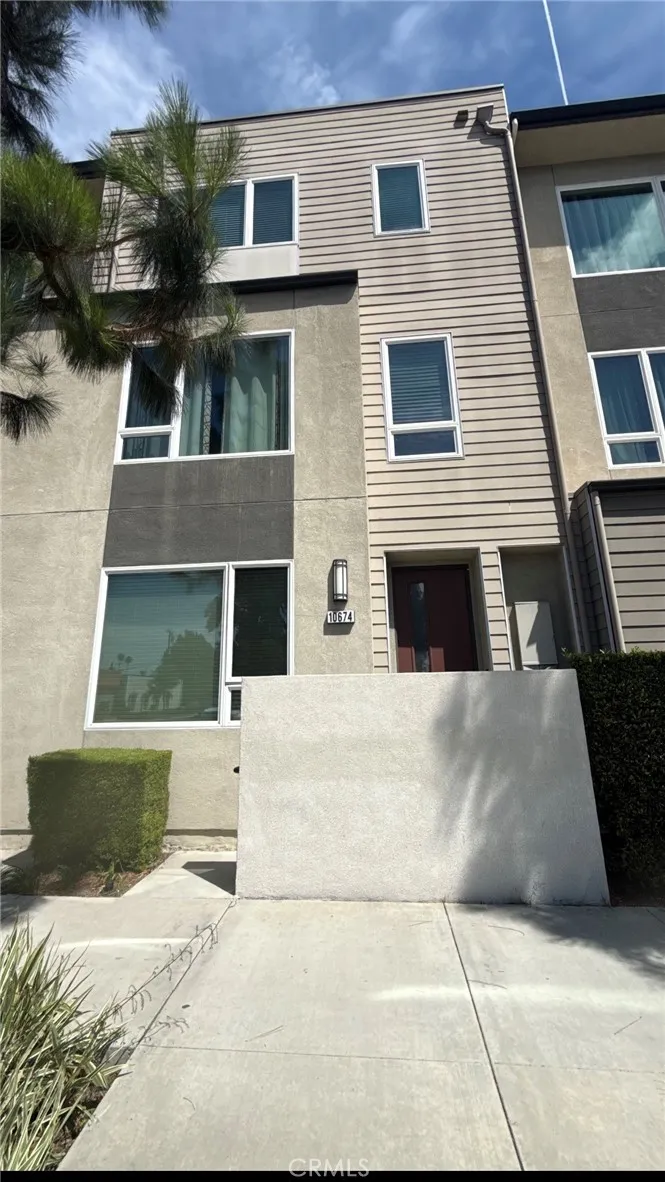 10674 Paramount, Downey, CA 90241 - Main photo, Downey, CA