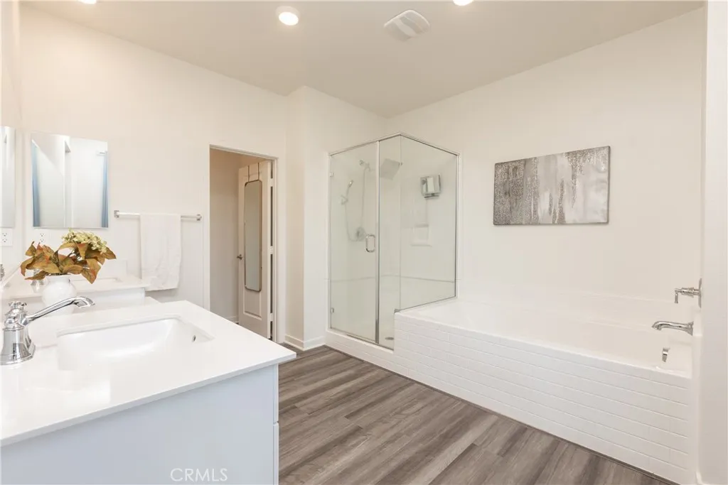https://cdn.realtyfeed.com/cdn/127/306772146/3b6487dcac7bd82f2bbfad56fcac68e9.webp