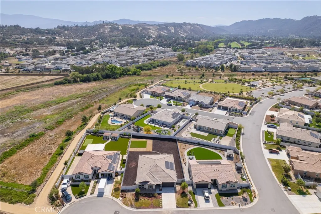 https://cdn.realtyfeed.com/cdn/127/306772146/f2ae6506eb0e92dc74f4a3b88c13dc55.webp