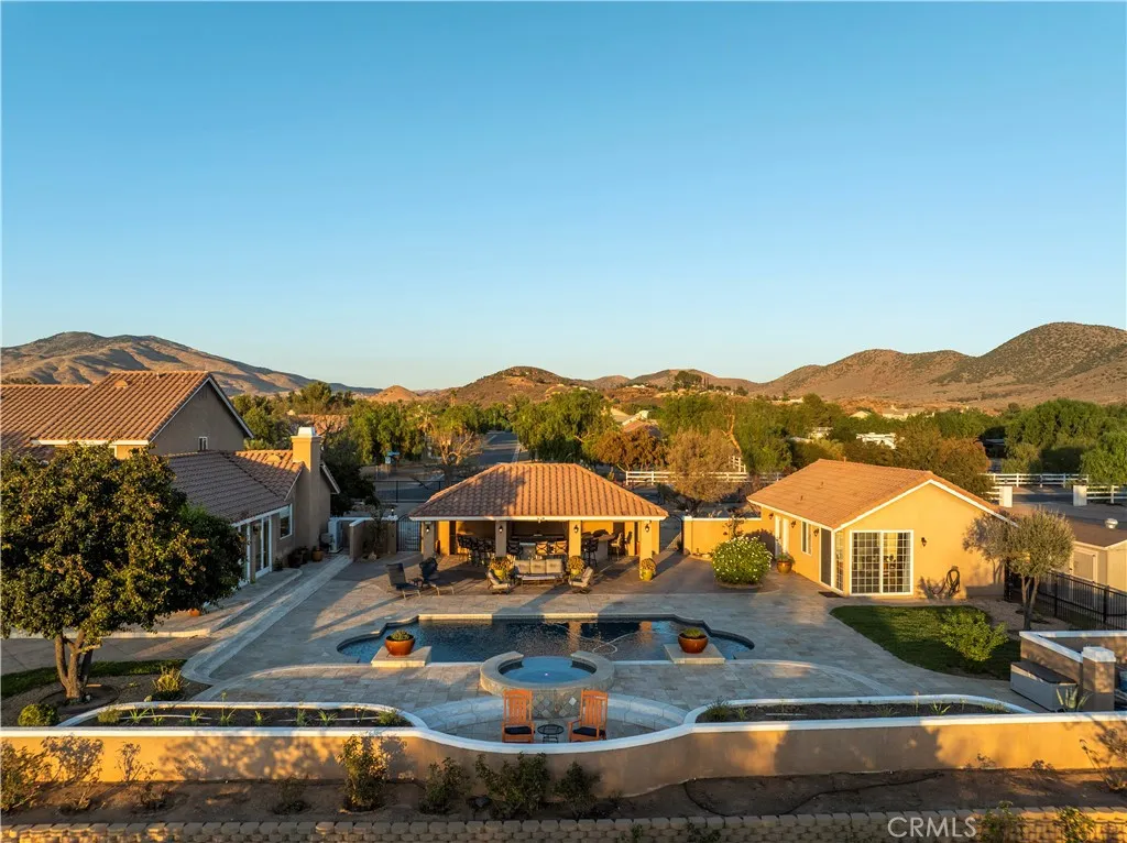 34901 Sweetwater Drive, Agua Dulce, CA 91390 - Photo 3 of 50, Agua Dulce, CA