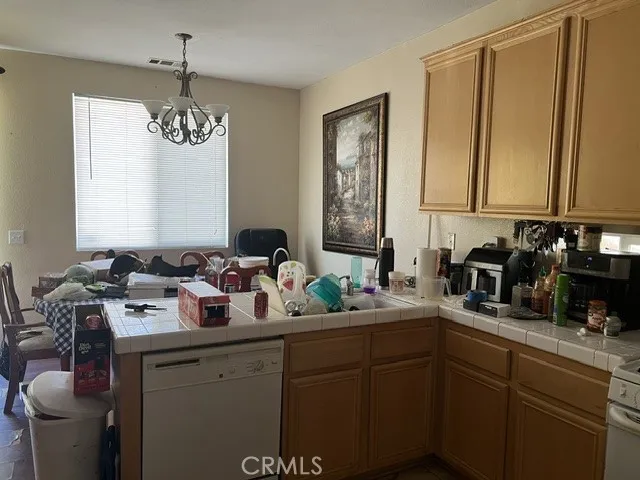 14400 Honeyhill, Victorville, CA 92394 - Photo 5 of 14, Victorville, CA