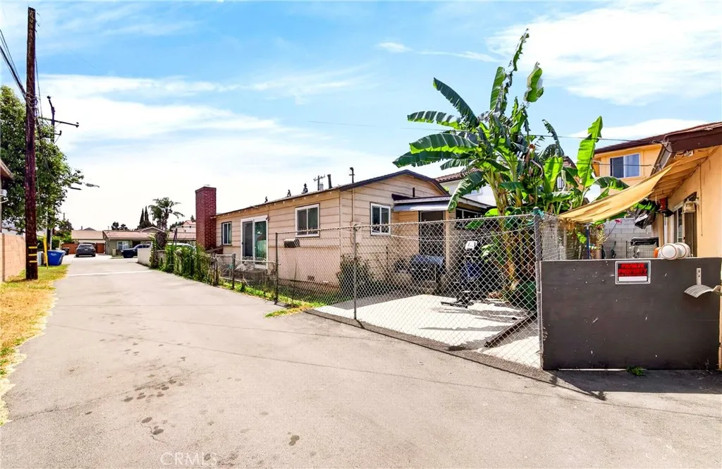 15013 Indiana, Paramount, CA 90723 - Photo 5 of 11, Paramount, CA