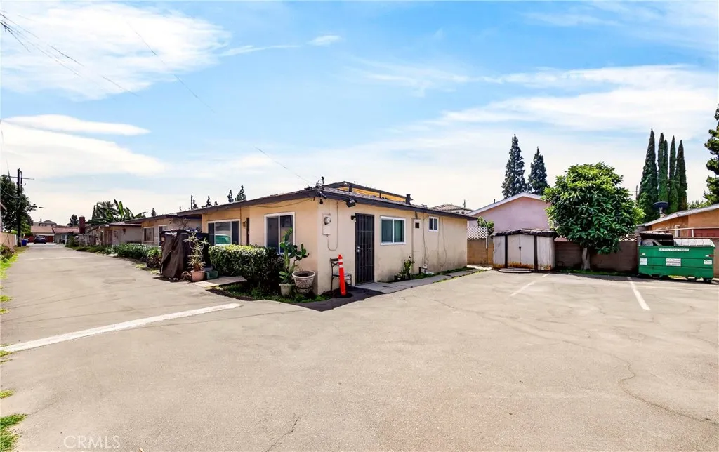 15013 Indiana, Paramount, CA 90723 - Photo 4 of 11, Paramount, CA