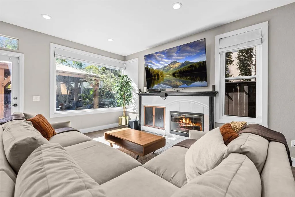 https://cdn.realtyfeed.com/cdn/127/306772177/c46459c660423fab53946c847806f045.webp