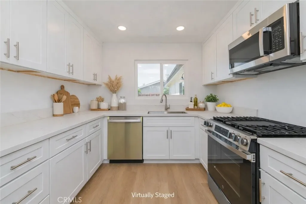 3202 Montana Avenue, Costa Mesa, CA 92626 - Photo 5 of 31, Costa Mesa, CA