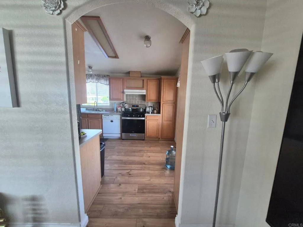 https://cdn.realtyfeed.com/cdn/127/306772217/631953aaef01ad0e0605f71131f3dd87.webp