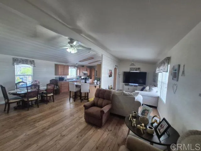 https://cdn.realtyfeed.com/cdn/127/306772217/cadc23feaef8c7da6870f1a42767d78b.webp