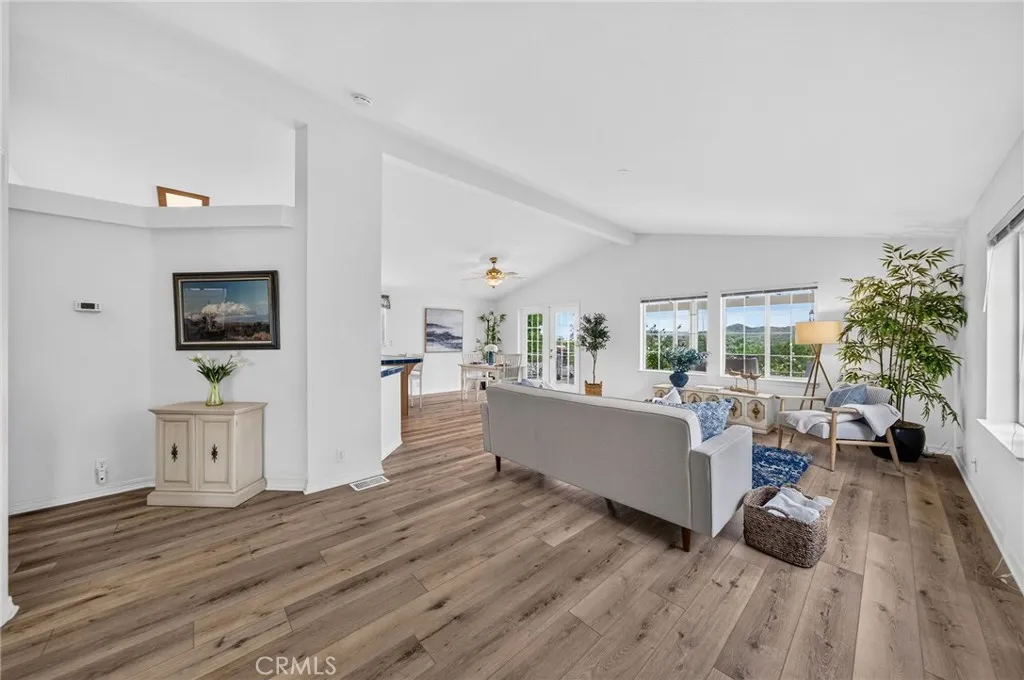 https://cdn.realtyfeed.com/cdn/127/306772222/09fda4d29bdec7d60ebc6a69c60d3ab5.webp