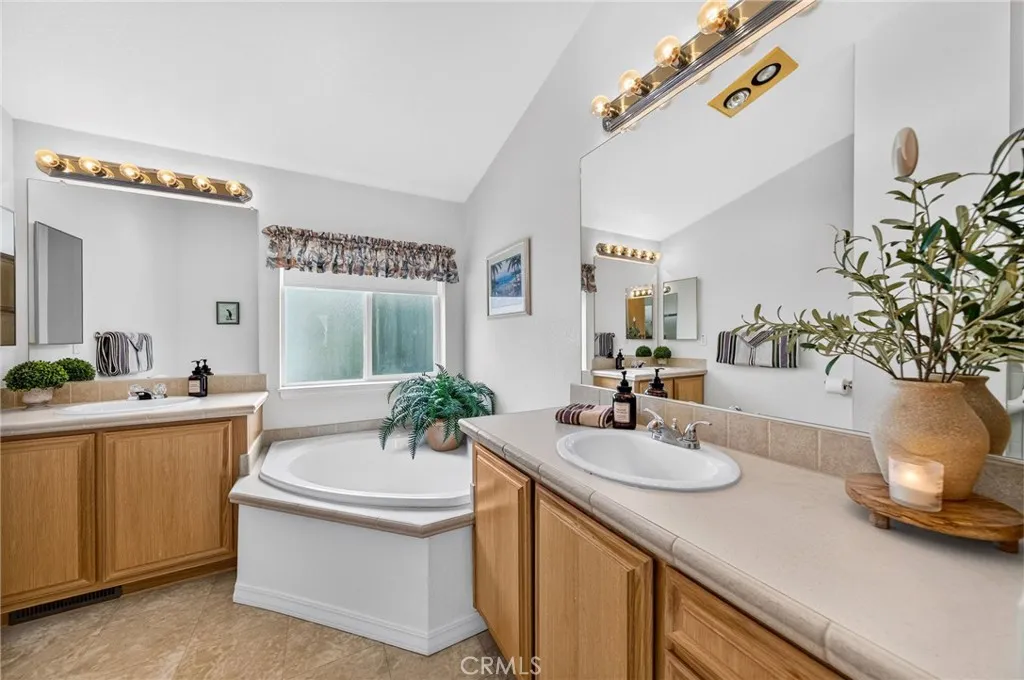 https://cdn.realtyfeed.com/cdn/127/306772222/118811c4ee208a5c435a822261a2ed47.webp