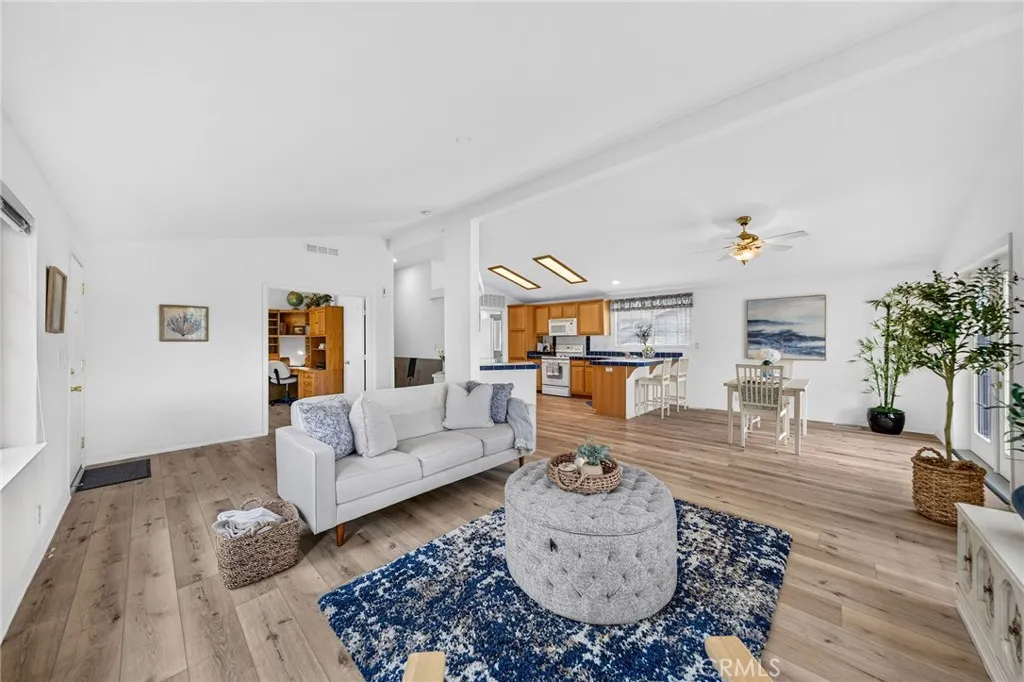 https://cdn.realtyfeed.com/cdn/127/306772222/1add8704b00dcaad336f2ebc13945f90.webp