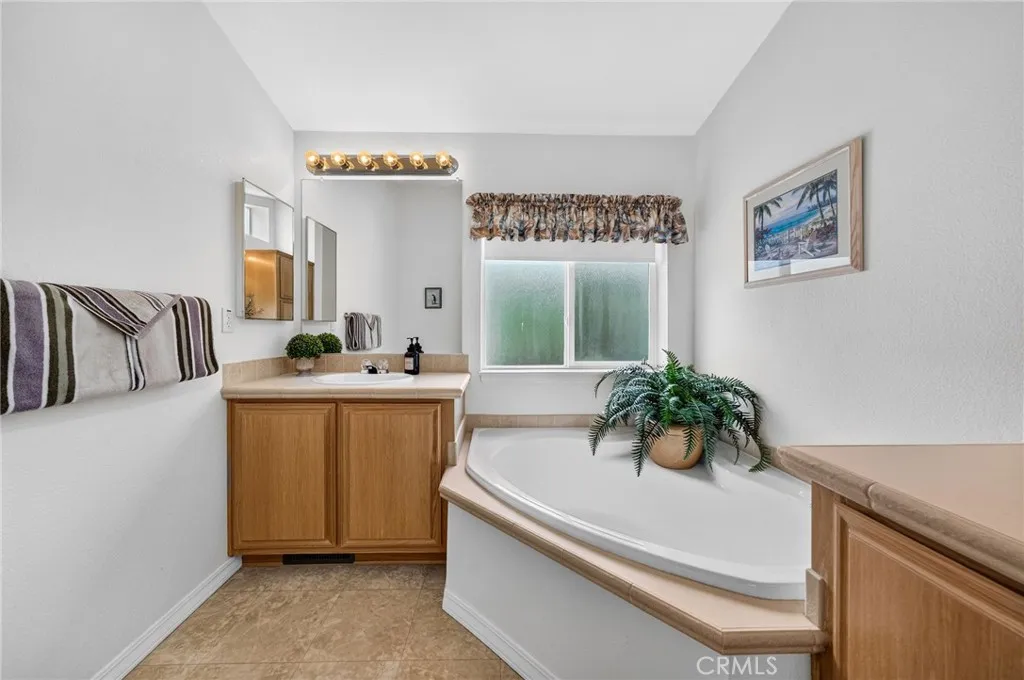 https://cdn.realtyfeed.com/cdn/127/306772222/23276579269244d1c50105a81eec41a4.webp