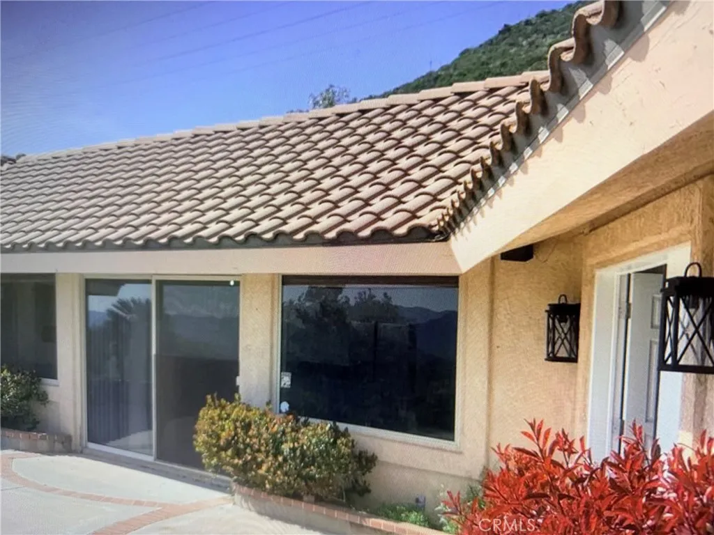9557 Hierba, Agua Dulce, CA 91390 - Photo 2 of 9, Agua Dulce, CA