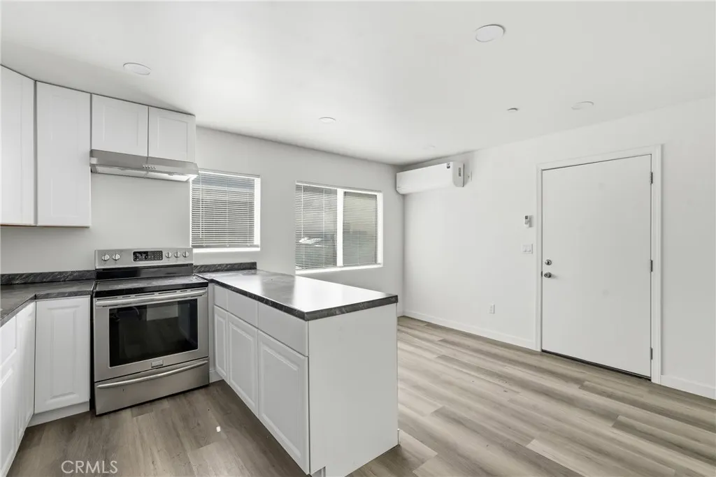 702 Walnut Street Unit 5, Inglewood, CA 90301 - Photo 4 of 10, Inglewood, CA