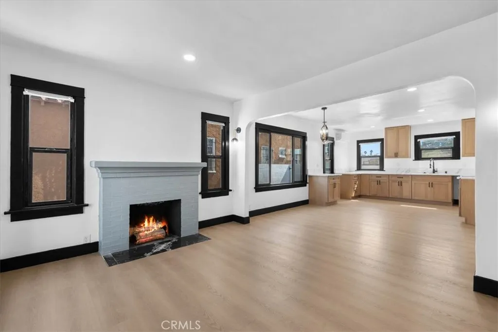 5820 S Van Ness, Los Angeles, CA 90047 - Photo 5 of 33, Los Angeles, CA