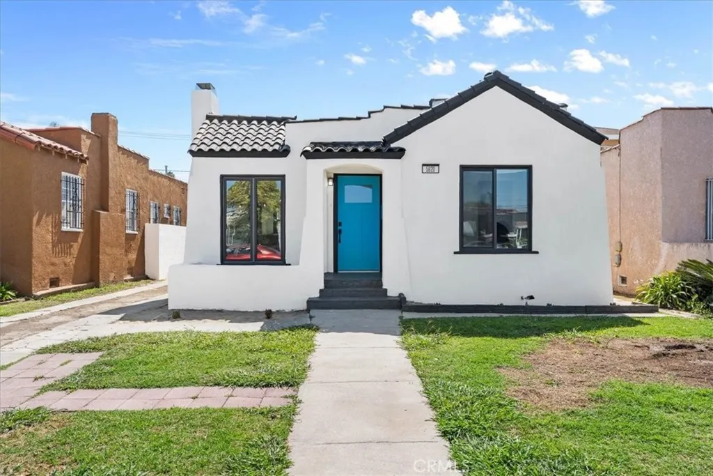 5820 S Van Ness, Los Angeles, CA 90047 - Photo 2 of 33, Los Angeles, CA