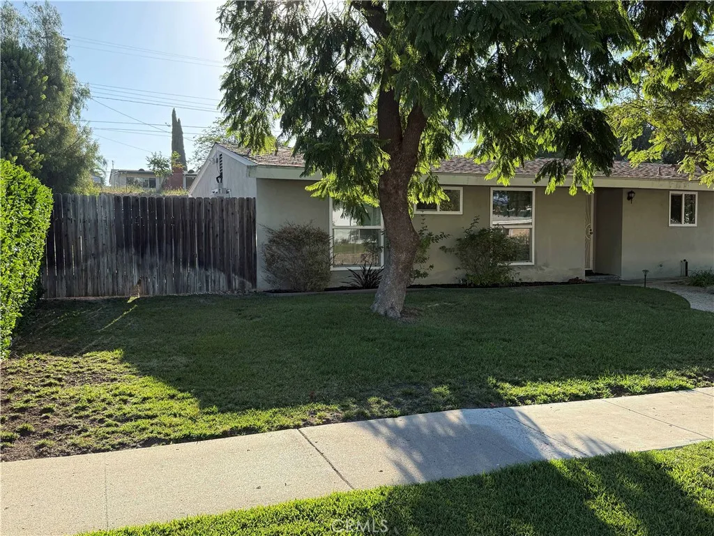 545 E Gainsborough Road, Thousand Oaks, CA 91360 - Photo 2 of 36, Thousand Oaks, CA