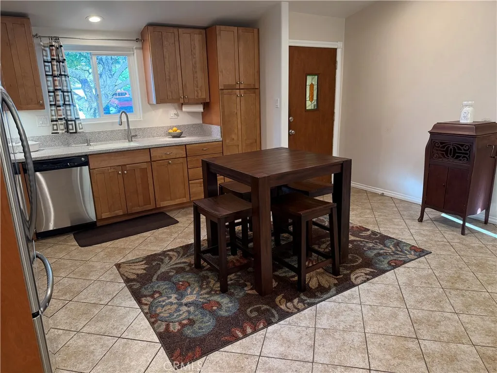 545 E Gainsborough Road, Thousand Oaks, CA 91360 - Photo 5 of 36, Thousand Oaks, CA