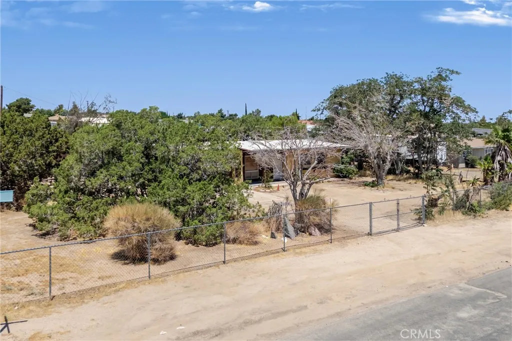 38484 Foothill Road, Lucerne Valley, CA 92356 - Photo 4 of 45, Lucerne Valley, CA