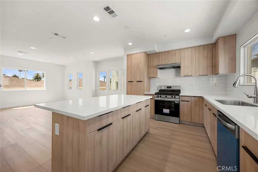 7692 9th Street Unit 105, Buena Park, CA 90621 - Photo 5 of 31, Buena Park, CA