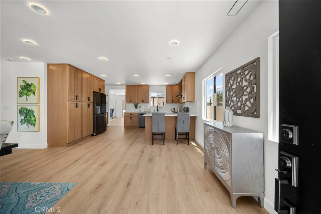 7660 Radford Avenue, North Hollywood, CA 91605 - Photo 3 of 43, North Hollywood, CA
