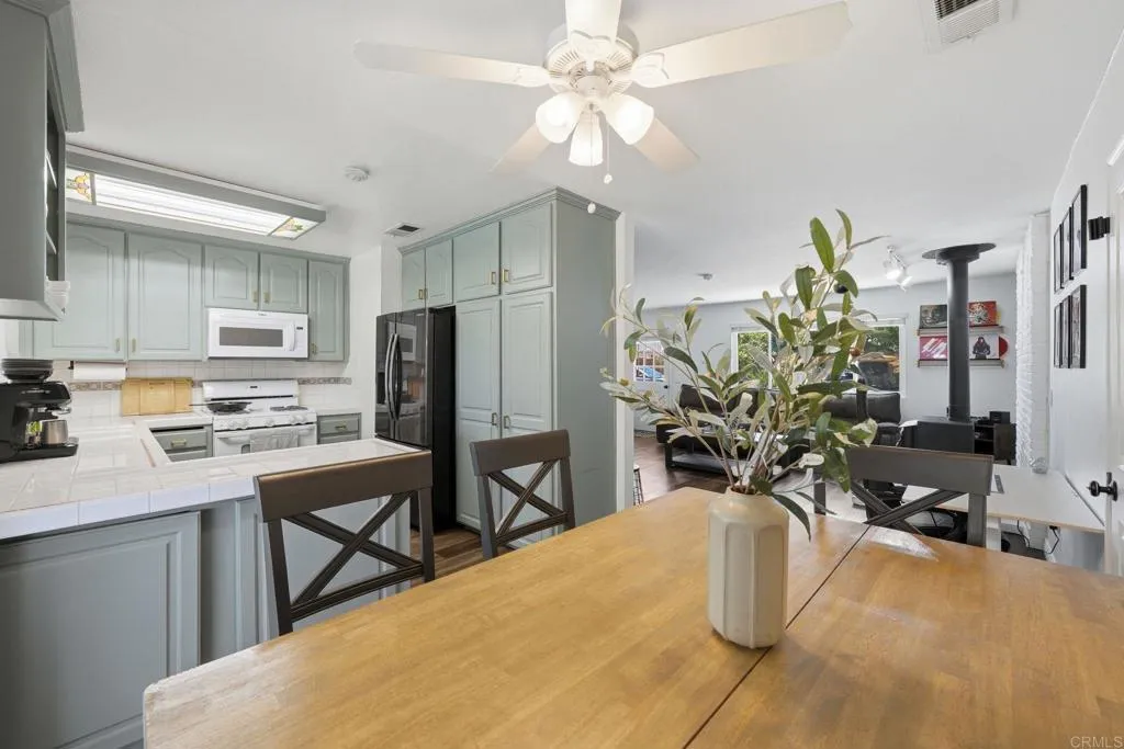 https://cdn.realtyfeed.com/cdn/127/306772342/65d4ccd25d421d408f7a377c0d84d300.webp