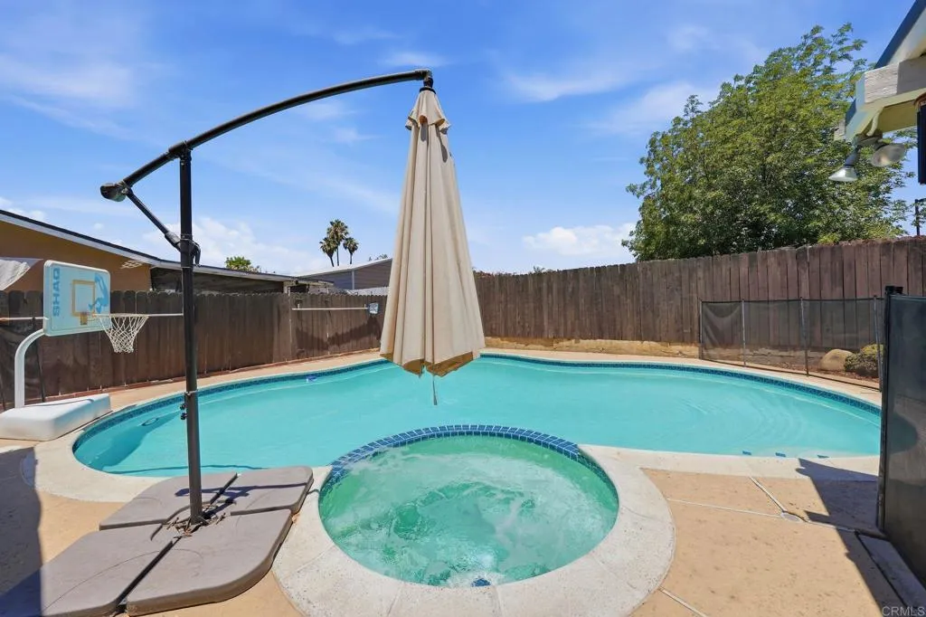 https://cdn.realtyfeed.com/cdn/127/306772342/ca51303d9e10a8e5d1fd1c7fbb6bafb3.webp