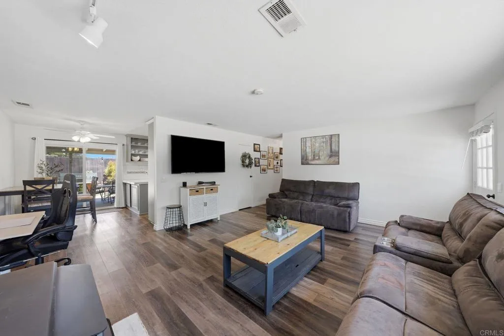https://cdn.realtyfeed.com/cdn/127/306772342/d7ce4a0e2a9ee8831d1b04936b39b916.webp