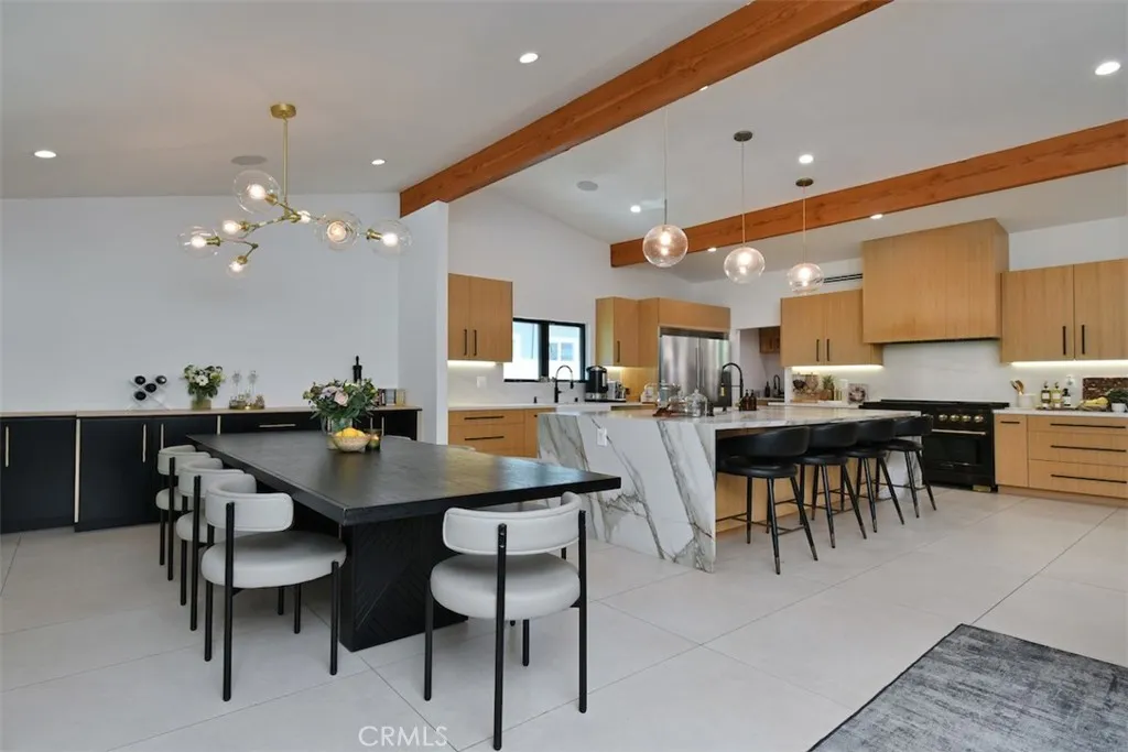 Valley Village, CA 91607