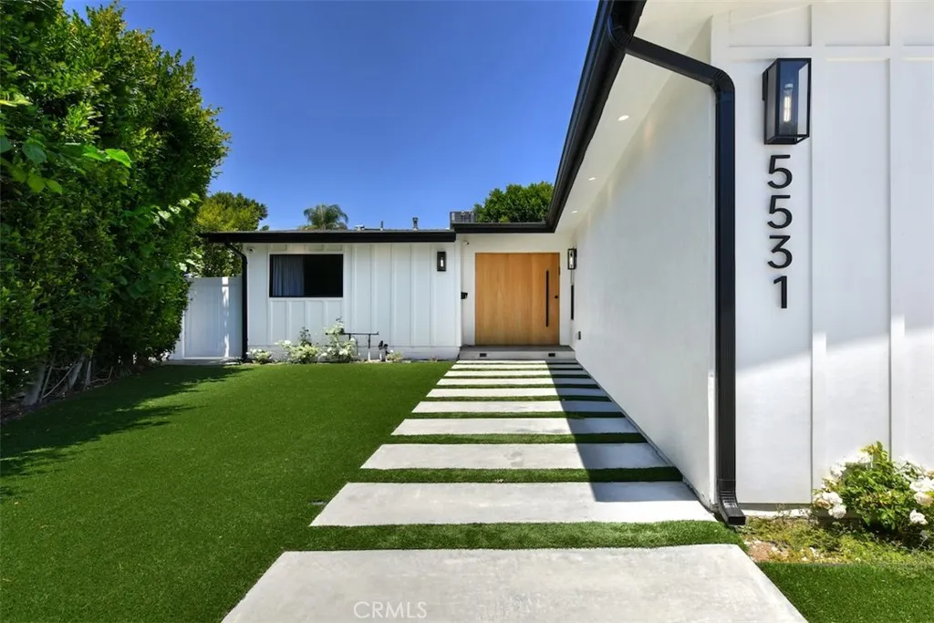Valley Village, CA 91607
