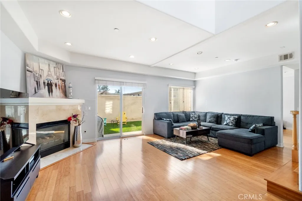 413 N Elena Avenue Unit C, Redondo Beach, CA 90277 - Photo 4 of 30, Redondo Beach, CA