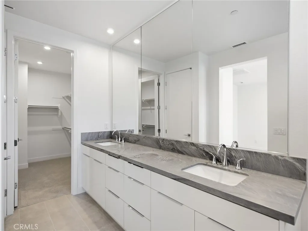 https://cdn.realtyfeed.com/cdn/127/306772391/592f18da04aeea4eff887d60d482de5c.webp