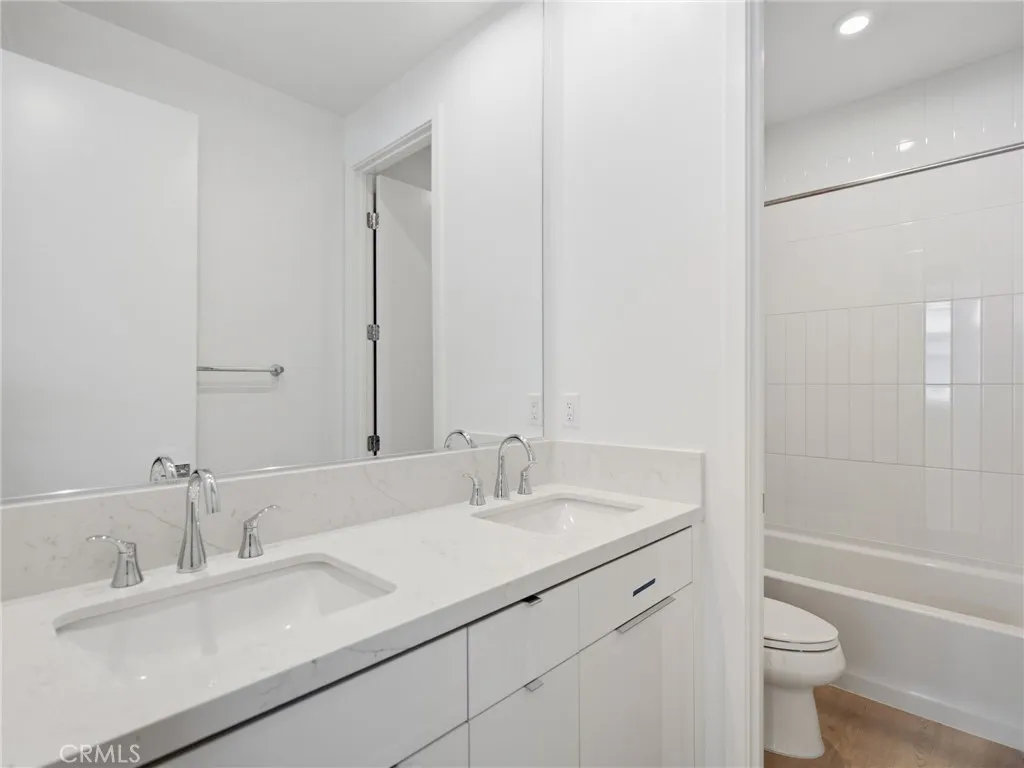 https://cdn.realtyfeed.com/cdn/127/306772391/b77abde2ed6cb2418cc3b8893e486244.webp
