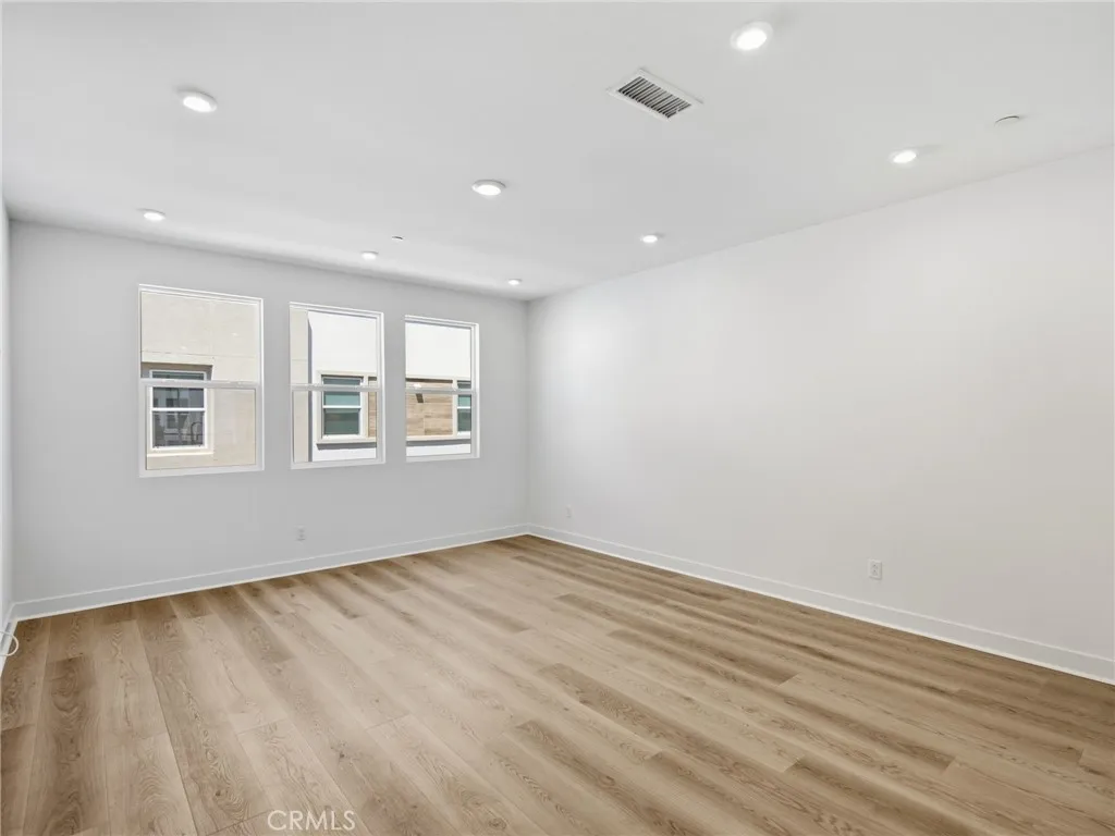 https://cdn.realtyfeed.com/cdn/127/306772391/cdacd040095f1c3cd81c3065d994952c.webp