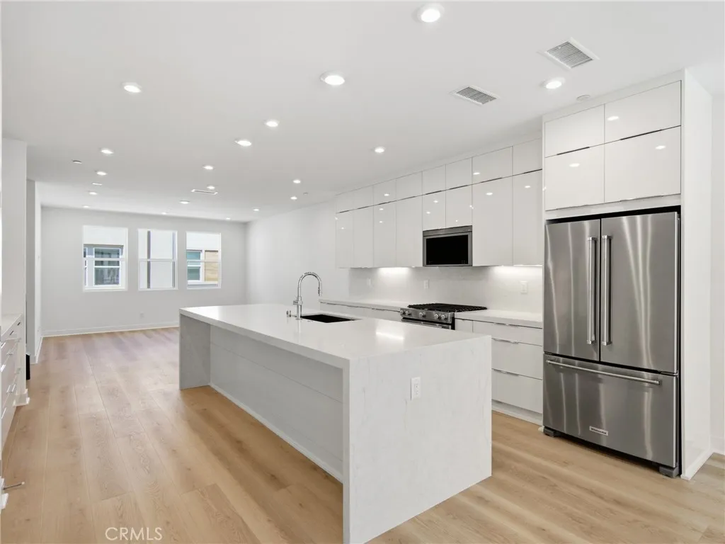 https://cdn.realtyfeed.com/cdn/127/306772391/d039a339a4c50cdad366816a5516e4a0.webp