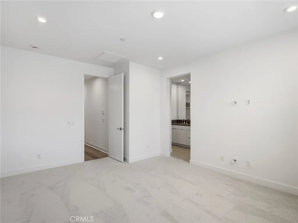 https://cdn.realtyfeed.com/cdn/127/306772391/d802c6c13d5fa963389746e18e5646df.webp