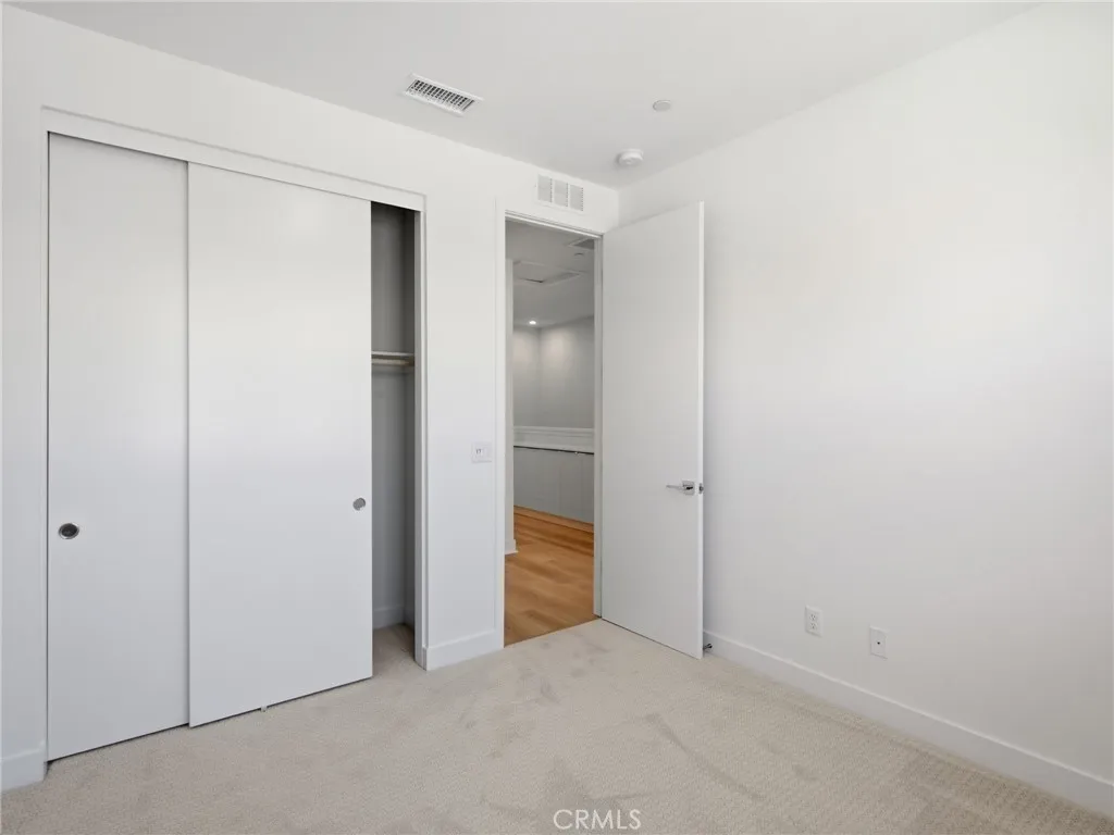 https://cdn.realtyfeed.com/cdn/127/306772391/fd407bb38c19e3d06cbc2d8ca3c03539.webp
