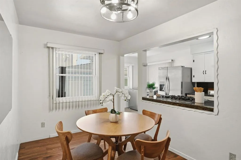 https://cdn.realtyfeed.com/cdn/127/306772399/0d8de40f568938ffdf544b57f8055278.webp