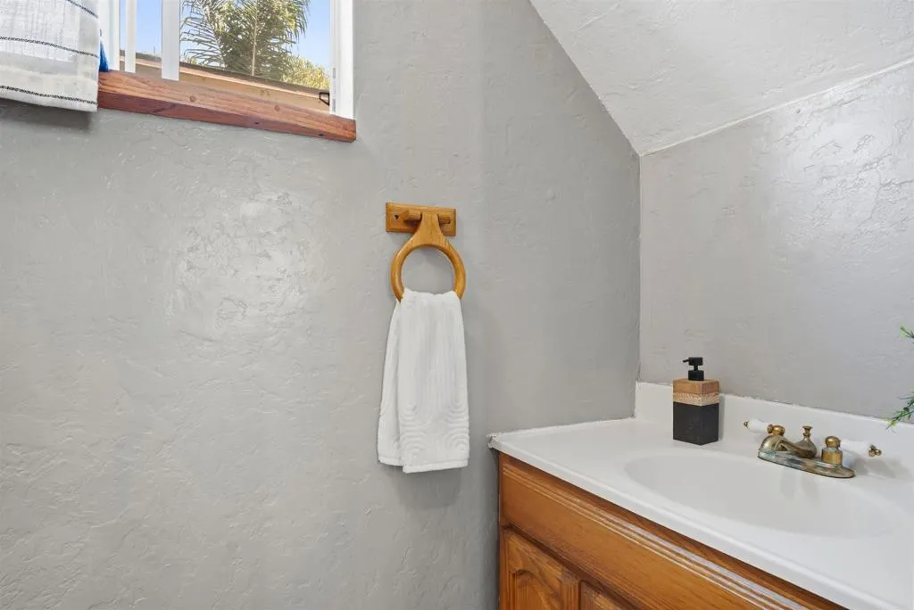 https://cdn.realtyfeed.com/cdn/127/306772399/3d63c0525cc17cba5eac1228e24871d7.webp
