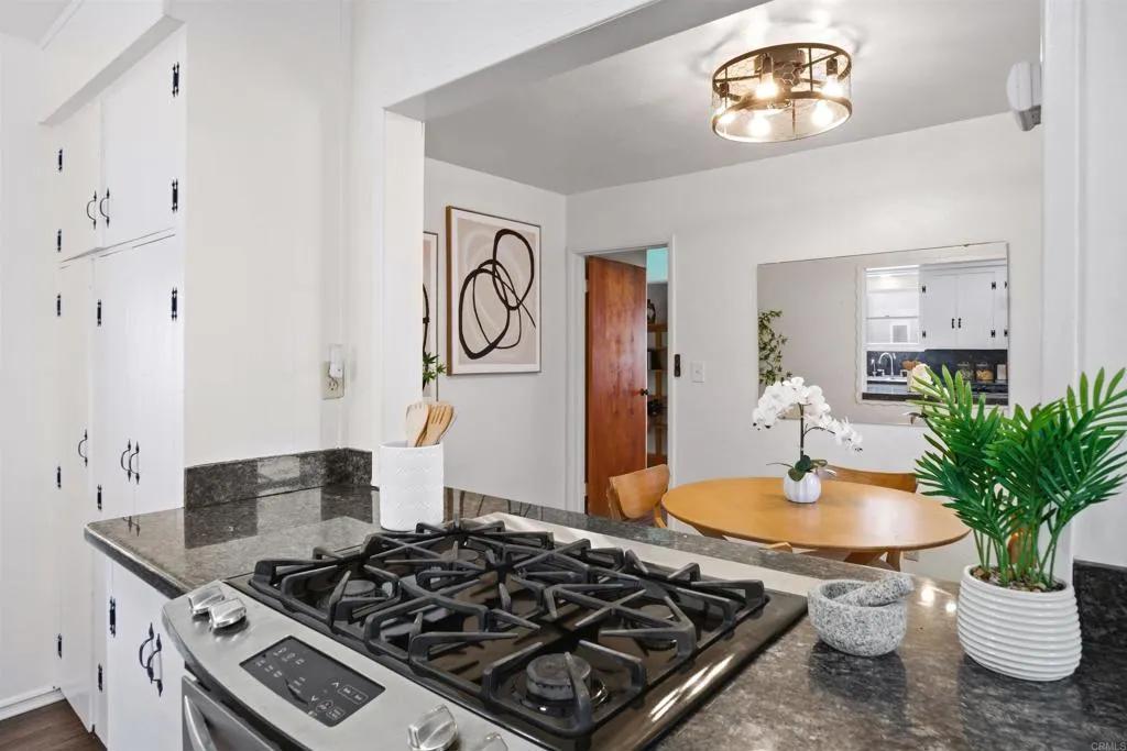 https://cdn.realtyfeed.com/cdn/127/306772399/4e9398e2392ff8bc758616645780b875.webp