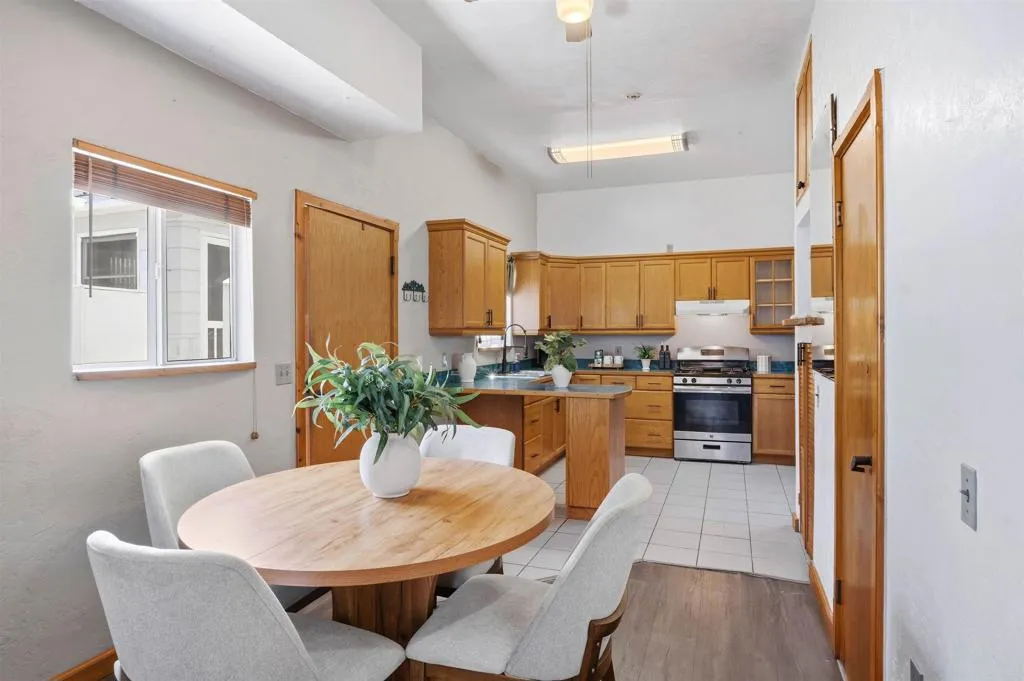 https://cdn.realtyfeed.com/cdn/127/306772399/a7d21ad8bfb3441236cc48aa4cf719fb.webp