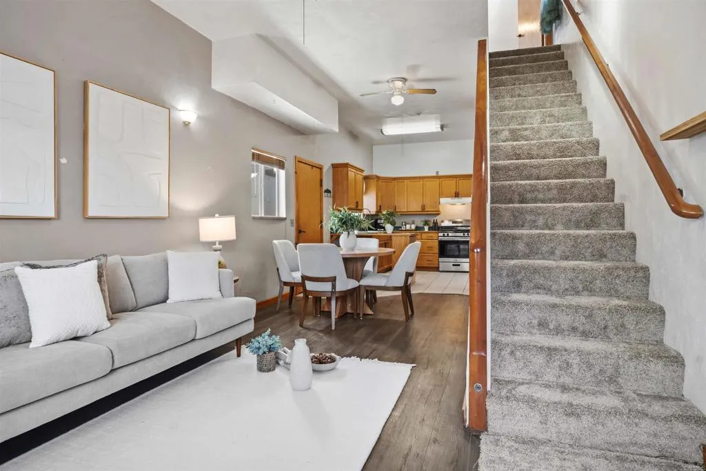 https://cdn.realtyfeed.com/cdn/127/306772399/eb88aa8e7d980e52ee8d16591e089b94.webp