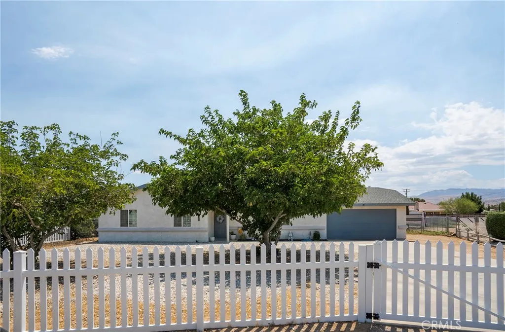 11345 Otowi Road, Apple Valley, CA 92308 - Photo 2 of 25, Apple Valley, CA