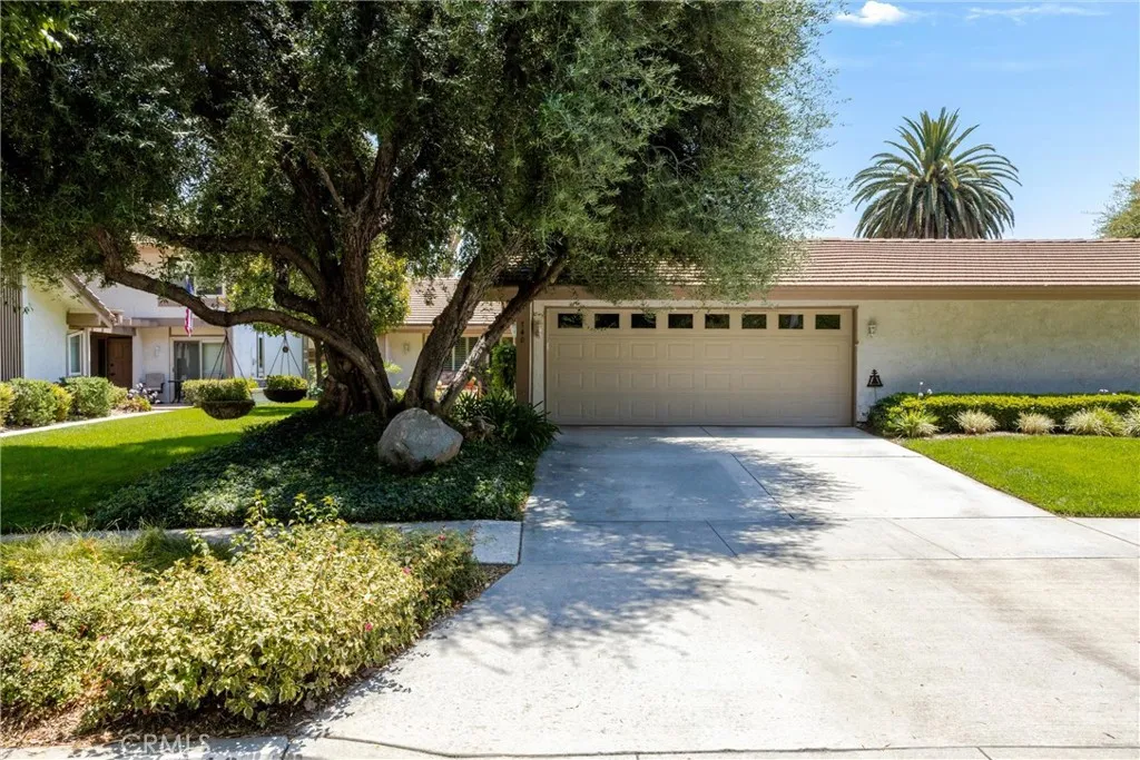 740 Via Zapata, Riverside, CA 92507 - Photo 4 of 44, Riverside, CA