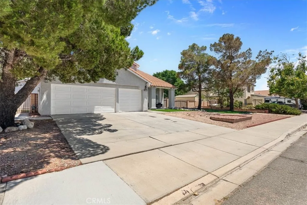 12736 Loma Verde Drive, Victorville, CA 92392 - Photo 2 of 47, Victorville, CA
