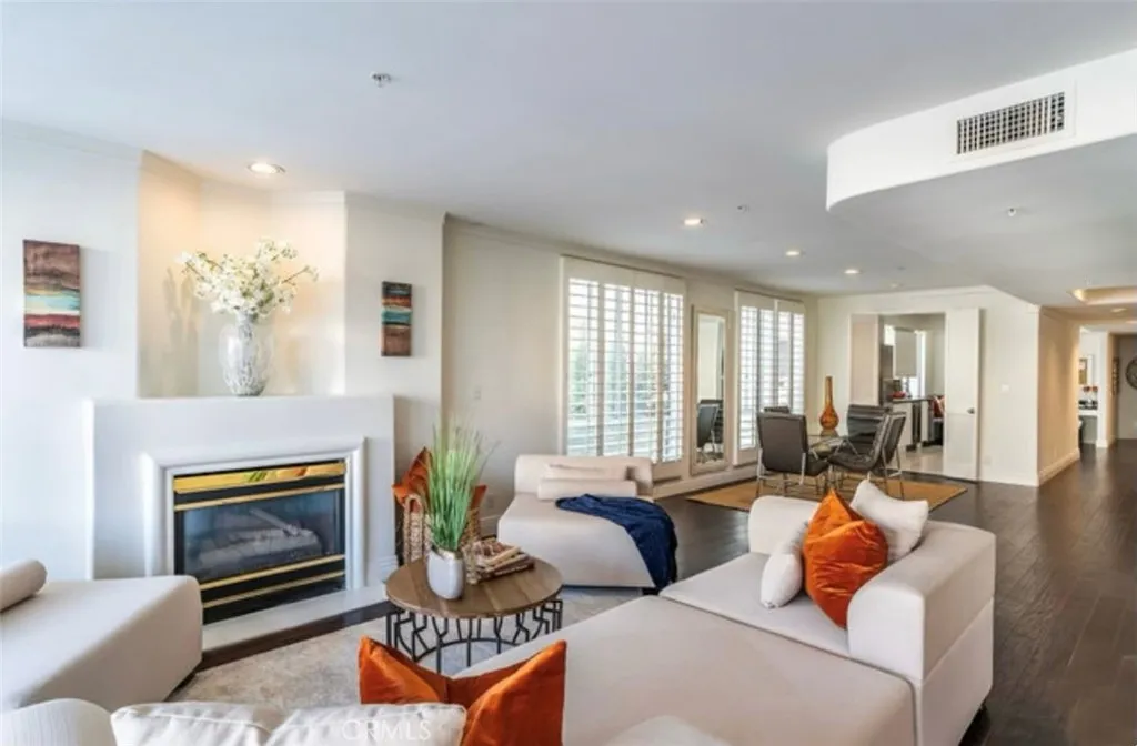 1819 Holmby Avenue Unit 204, Los Angeles, CA 90025 - Photo 4 of 29, Los Angeles, CA